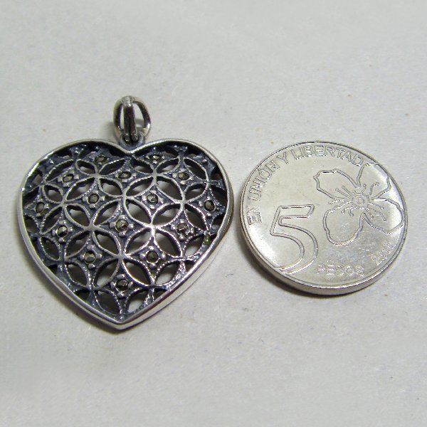 (p1574)Drafted heart pendant with marcasites.